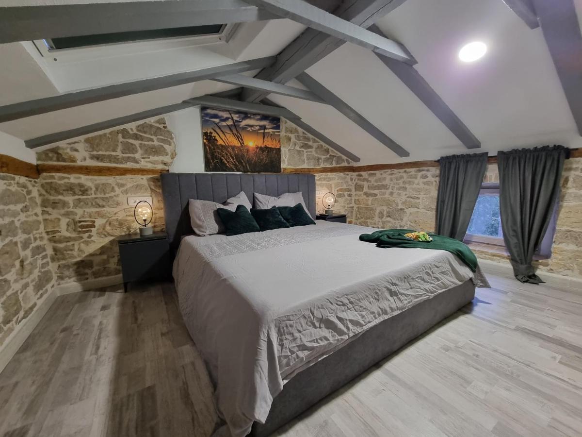 Vela & Vega Apartment Visnjan Luaran gambar