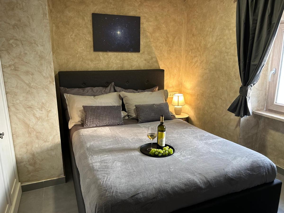 Vela & Vega Apartment Visnjan Luaran gambar