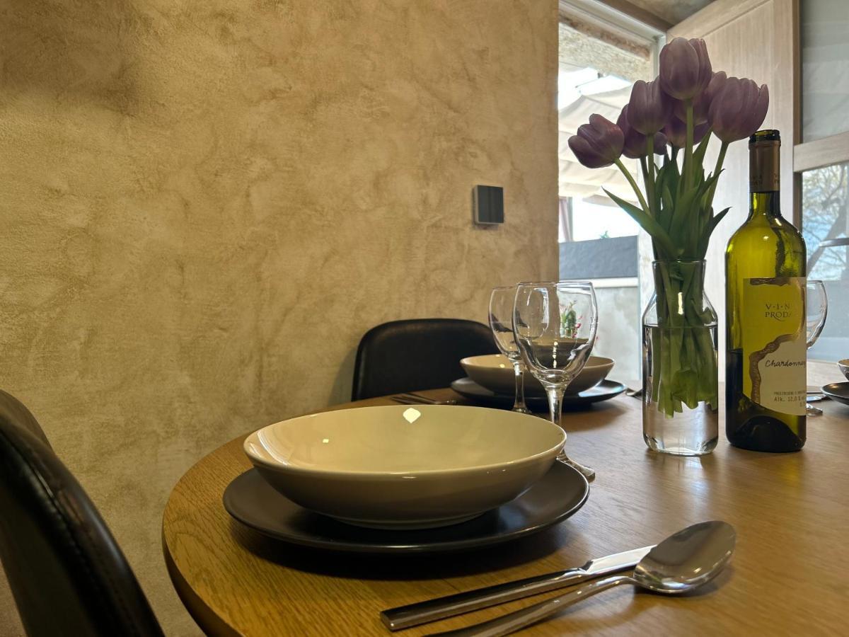Vela & Vega Apartment Visnjan Luaran gambar