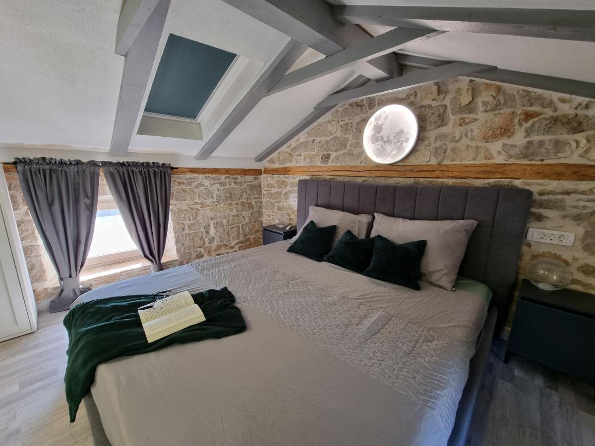 Vela & Vega Apartment Visnjan Luaran gambar
